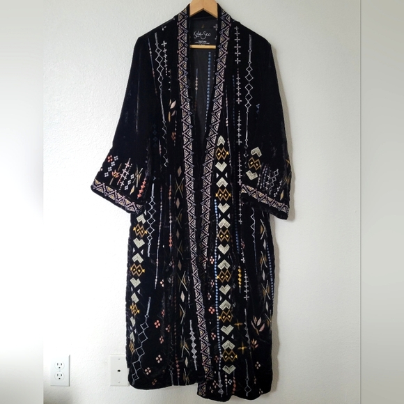 Anthropologie Jackets & Blazers - ANTHROPOLOGIE KYLA SEO Crushedd Velvet Embroidered Open Jacket